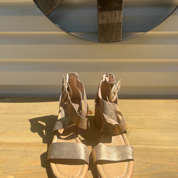 DONALD PLINER Women Helen Light Bronze Casual In Gold 8.5M - Picture 3 of 16